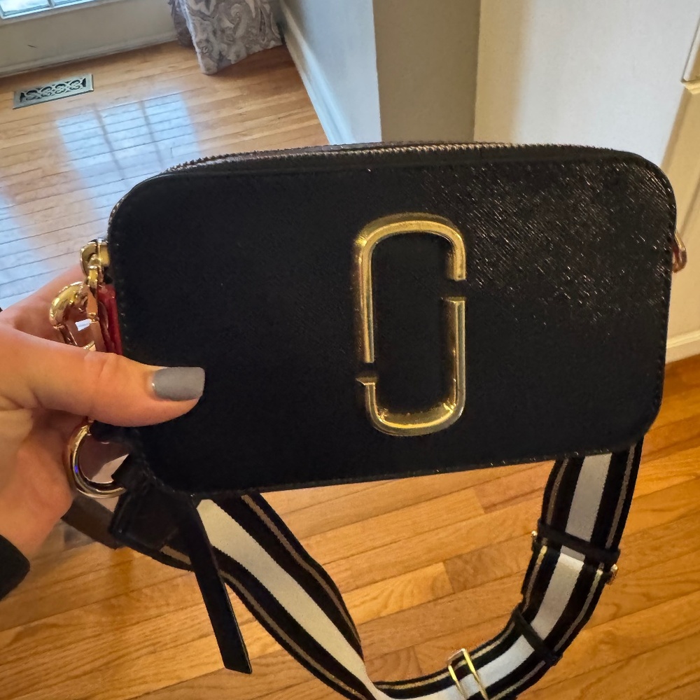 Women’s crossbody purse